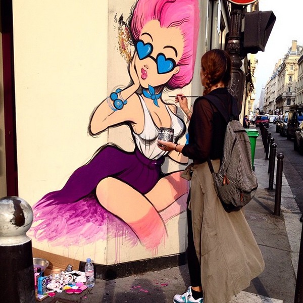 Réalisation d'une fafinette sur un mur de Paris