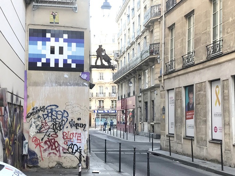 hiérarchie, graffiti, street art, invaders, tags, au dessus, paris