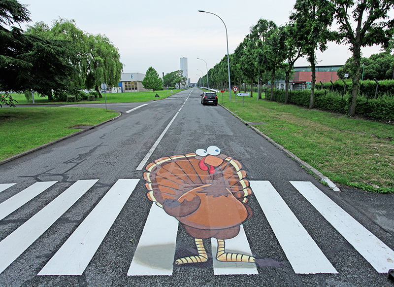 Trompe l'oeil, dessin, illusion d'optique, sol, passage piéton