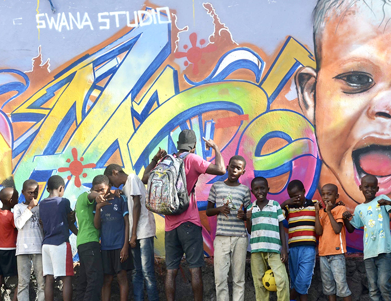 Graff sur le mur, école, Moroni, Comores