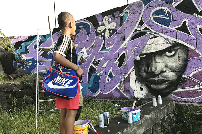 Enfant, graffiti, Comores, Nike, adidas
