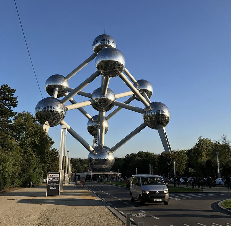 au pied de l'atomium, rue, Bruxelles